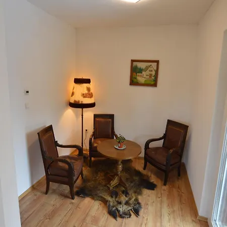 Forest Haven In Filz